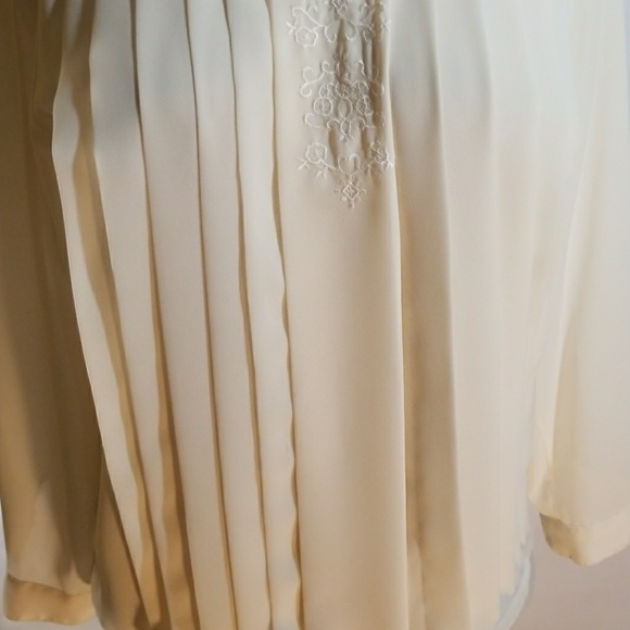 Cream Embroidered Long Sleeve Blouse - Picture 3 of 7
